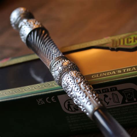 Wicked - Glinda Training Magic Wand | Elbenwald