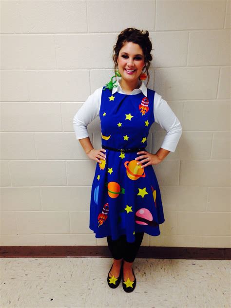 Miss Frizzle costume. book character day idea! | Silly Sunday 90s ...