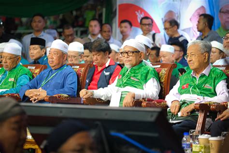 Muhyiddin, Hadi, Tun M must explain why wild anti-Malay/Muslim claim was made so late in Kit ...