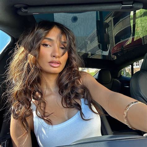 PIA MIA PEREZ – Instagram Photos 02/01/2023 – HawtCelebs