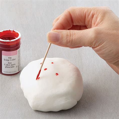 Easy Homemade Marshmallow Fondant - Wilton