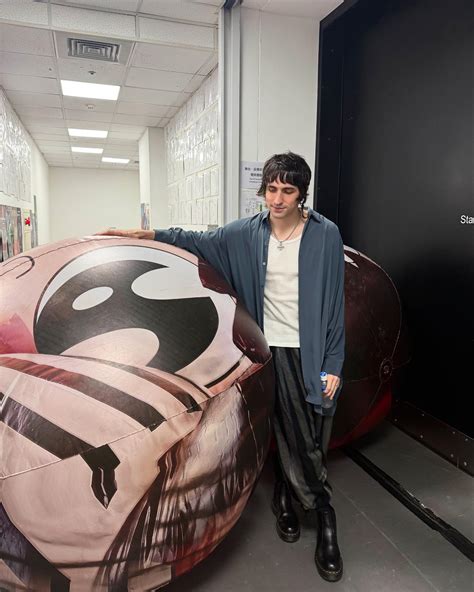 porter robinson | I JUST ARRIVED IN ASIAAAA FOR THE TOUR STARTING IN A COUPLE DAYS!! (millions ...