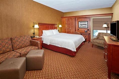 HAMPTON INN PEORIA-EAST AT THE RIVER BOAT CROSSING (East Peoria ...