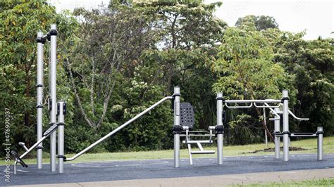 Gym Outside 的图像结果