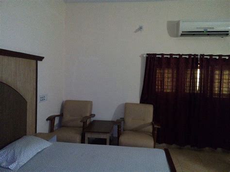 Rajathadri Guest House Rooms: Pictures & Reviews - Tripadvisor
