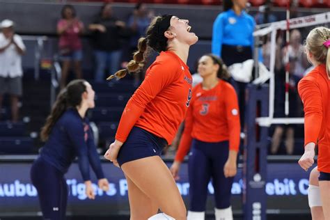 Auburn Volleyball appears in top 25 for first time in school history ...