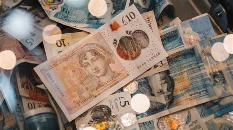 Top 10 highest-valued currencies worldwide compared to Indian rupee