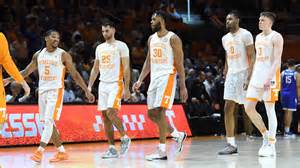 Knoxville sports bars with TVs to watch Tennessee basketball