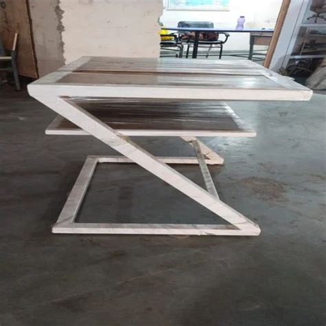 Computer Shop Table 的图像结果