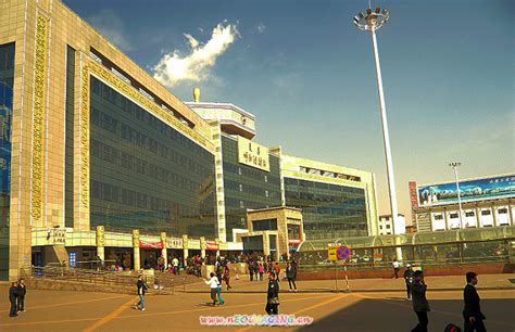 盛装迎国庆 呼和浩特火车站改造后投入使用_央广网