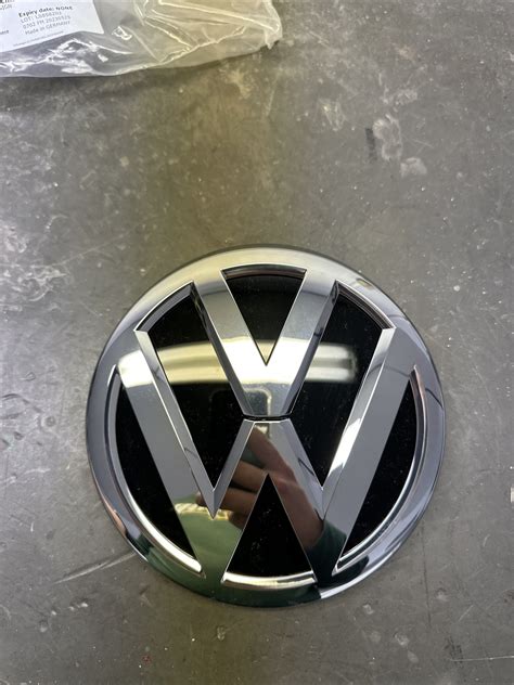 2018-2021 VW Volkswagen Tiguan Front Grille RADAR Emblem 5NA-853-601 OEM | eBay