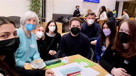 Manipulation im Netz: Ein Generationendialog mit Kevin Kühnert