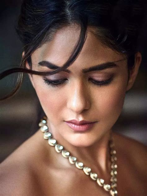 Mrunal Thakur ascends to new heights in fashion industry | Times of India