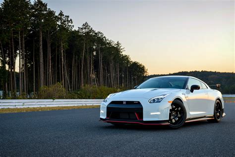 2014 Geneva Motor Show: Nissan GT-R Nismo