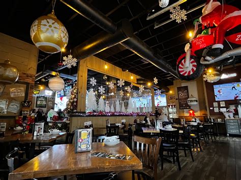 CHUCK'S ROADHOUSE, Wasaga Beach - 707 River Rd W - Restaurant Reviews ...