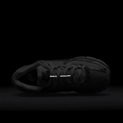 Nike Zoom Vomero 5 Men's Shoes. Nike IN