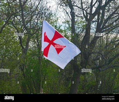 White flag red cross hi-res stock photography and images - Alamy