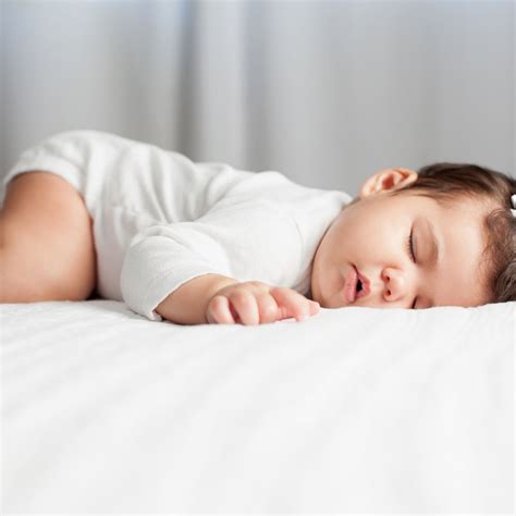 4 Tips to Successful Sleep Training for Naps