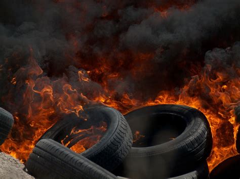 goth queen, chokers, dark aesthetic and tumblr grunge - image #6932793 ...