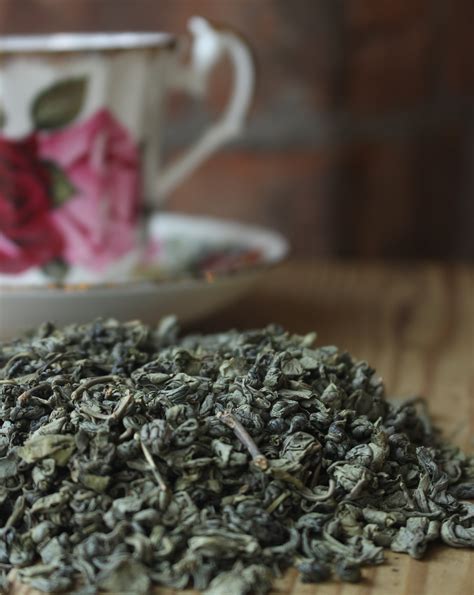 Loose Leaf Gunpowder Green Tea – Rococo Coffee House