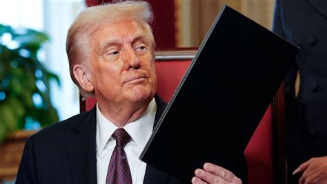 108089283-17374053262025-01-20t203347z_570954700_rc2vdcauxogl_rtrmadp_0 ...