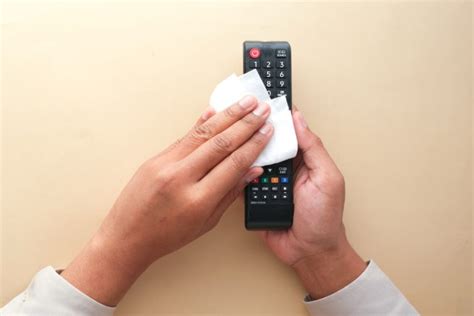 Cleaning Remote Control Buttons 的图像结果