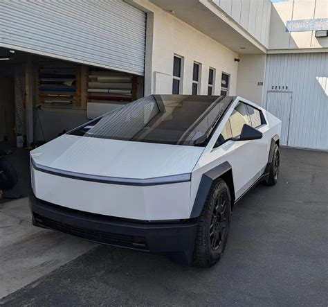 WHITE Vinyl Wrap & PPF Cybertruck -- Photos & Videos | Tesla Cybertruck Forum - Cybertruck ...