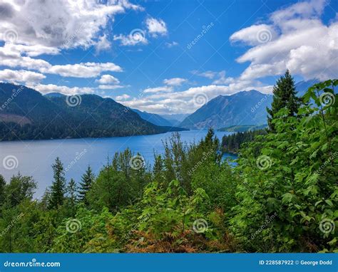Lake Cushman and the Olympic Mountains at Skokomish Park in Washington ...