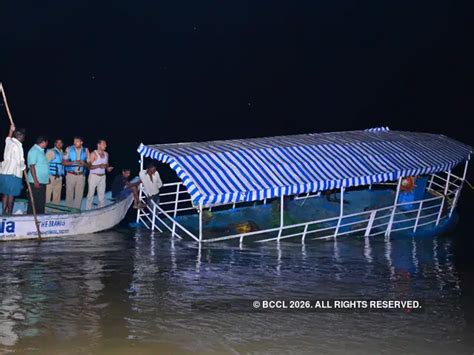 Overcrowded boat - Krishna river tragedy: Boat did not have tourism nod ...