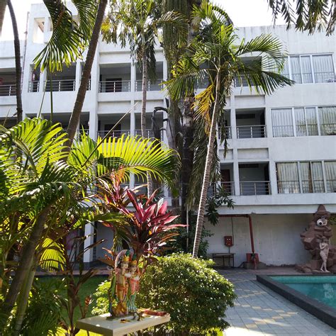 HOTEL OASIS - Lodge Reviews, Photos, Rate Comparison (Surat, Gujarat ...