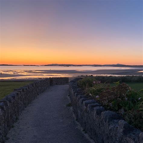 PEN-Y-LLYN TOURING CARAVAN & MOTORHOME PARK (Holyhead) - Campground ...