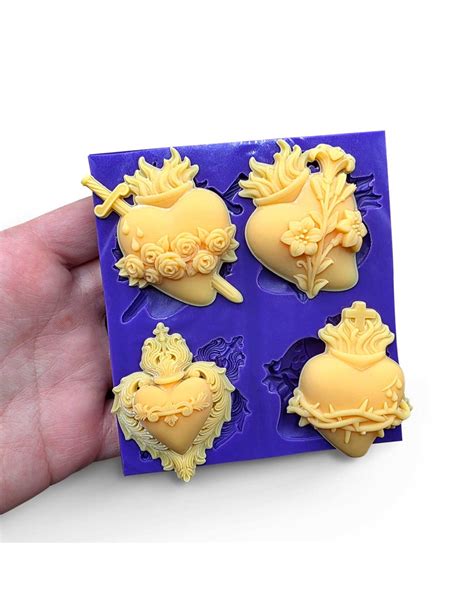 Stampi in silicone per creare oggetti con la resina