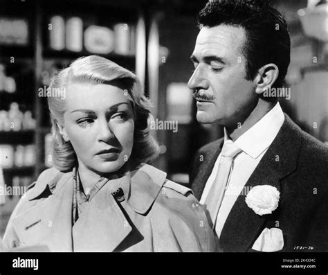 LANA TURNER and GILBERT ROLAND in THE BAD AND THE BEAUTIFUL 1952 ...