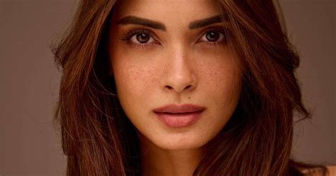 7 Essential Steps To Achieve Glass Skin Naturally