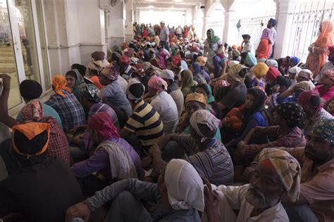 Guru Nanak Jayanti Special: Langar at the Bangla Sahib Gurudwara