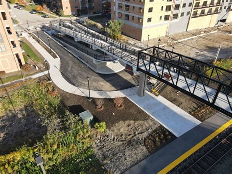 Mundelein Pedestrian Bridge Over Rail Supports Commuter Service | HR ...