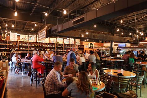 Tour & Gallery - Royal Palm Village Wine & Tapas