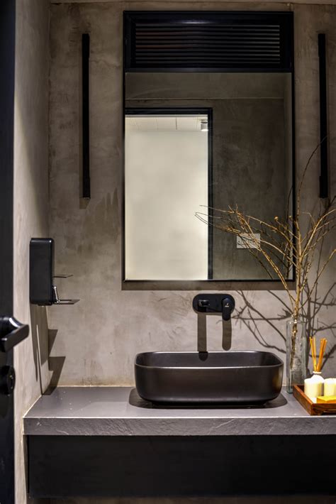 Mumbai: This 450-square-foot 1BHK home in Khar is a minimalist's haven ...