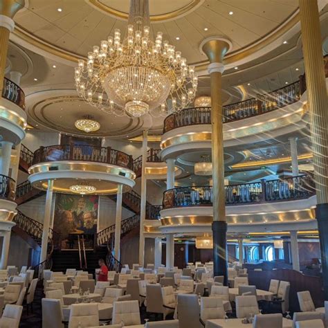 Royal Caribbean's Wonderland Imaginative Cuisine (Full Guide, Menu ...