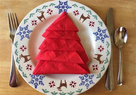 Making Christmas Tree Napkins How To Fold Christmas Tree Napkins