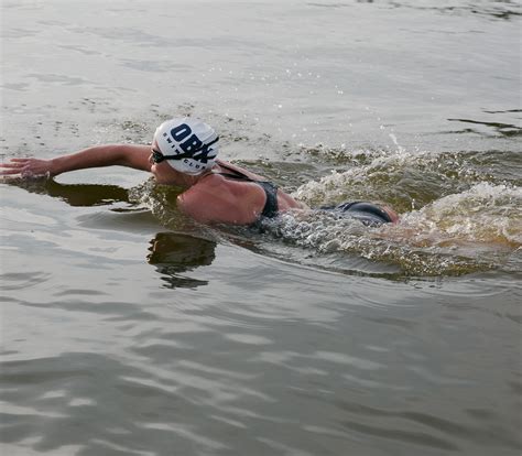 Swim in Sea 的图像结果