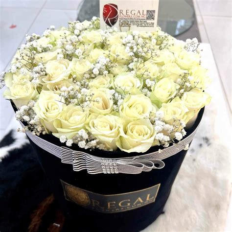 MONALISA BOX ARRANGEMENT - Box Of White Roses And Million Stars | Regal ...
