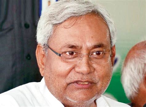 Black flags, slippers and eggs at Nitish's public meeting - India Today