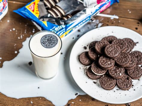 Oreo Cookies And Milk Ad