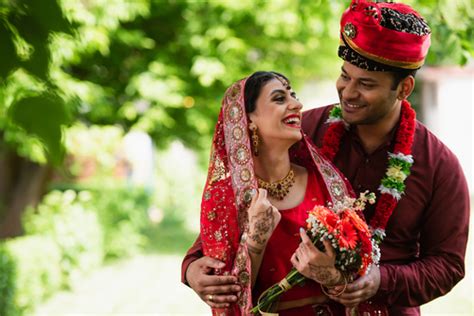 Indian Bride Entry Wedding Songs 的图像结果