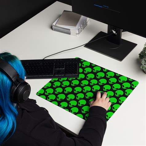 Alienware Mouse Pad 的图像结果