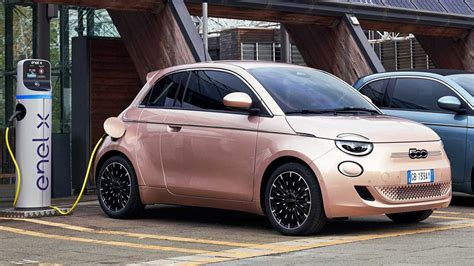 Fiat adds 500 Electric 3+1 with extra door to its EV line-up