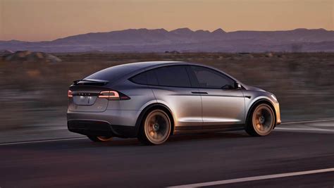 Tesla Unveils Stunning Lunar Silver Paint for Model S & X: A Global Rollout Tesla Unveils ...