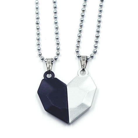 Monochrome Couple Heart Pendant – Anisa