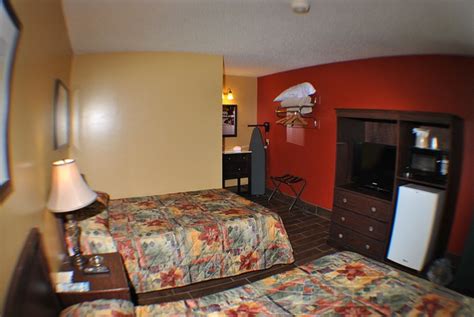 COMMODORE RESORT (Put in Bay, Ohio) - Motel Reviews, Photos, Rate ...
